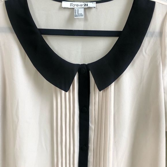 Forever 21 Vintage inspired Peter Pan blouse - Picture 2 of 3